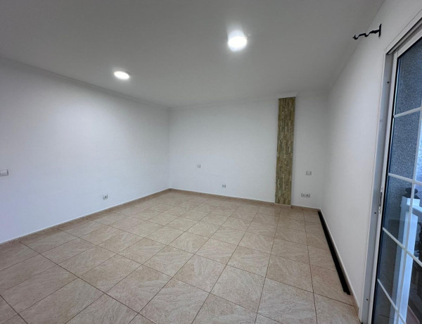 Продажа квартиры в  Vecindario-Paredilla-Sardina , Santa Lucía de Tirajana photo 4
