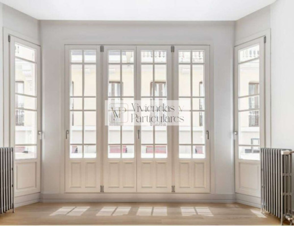 Apartment for sale in Calle de la Reina, Madrid thumbnail 1