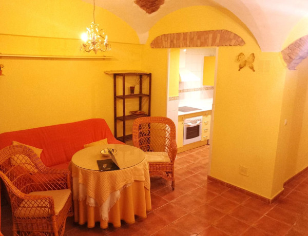 Продажа первого этажа в  Casco Antiguo , Cáceres photo 1