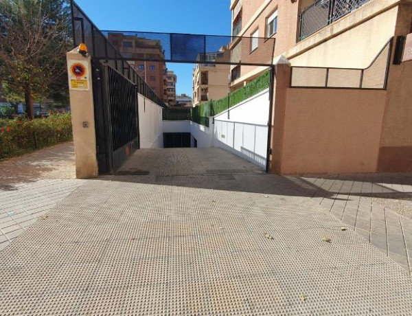 Garaje en venta en Calle Torre de la Vela, 1 , Granada photo 1