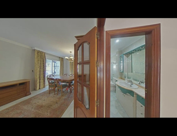 Chalet adosado en venta en  Avenida Francisco Rivera Paquirri , Fuengirola photo 2