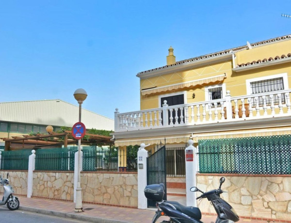 Chalet adosado en venta en  Avenida Francisco Rivera Paquirri , Fuengirola photo 3