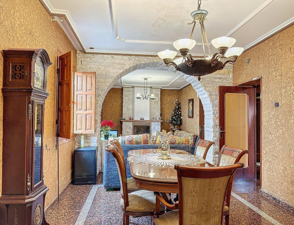 Detached villa for sale in Calle Navarra, 6, Almería thumbnail 2