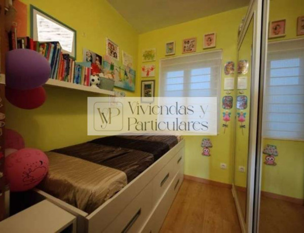 First floor for sale in Calle de Marcial, Zaragoza thumbnail 2
