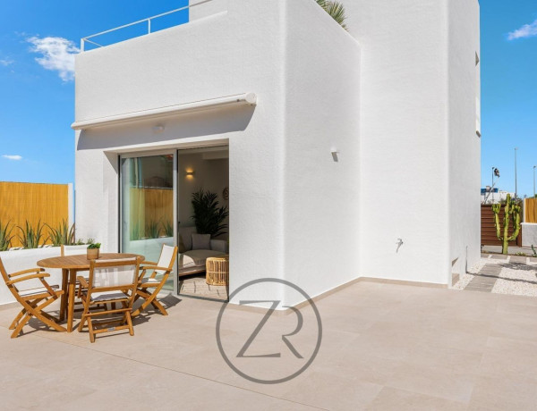 Detached villa for sale in Los Alcázares , Los Alcázares thumbnail 2
