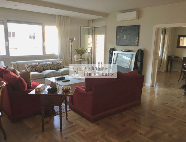 Apartment for sale in Calle de Pedro de Valdivia, Madrid photo 1