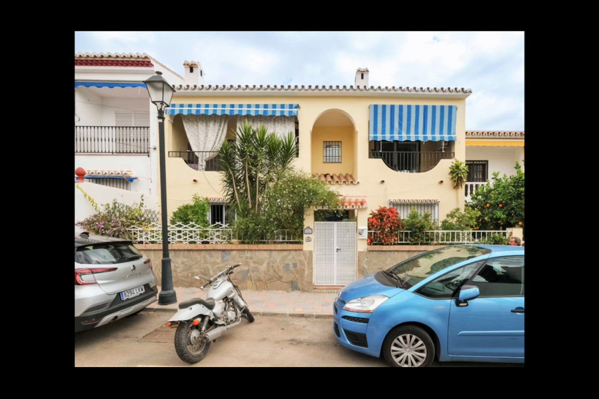 Venta de chalet adosado en Avenida Finlandia , Fuengirola photo 1