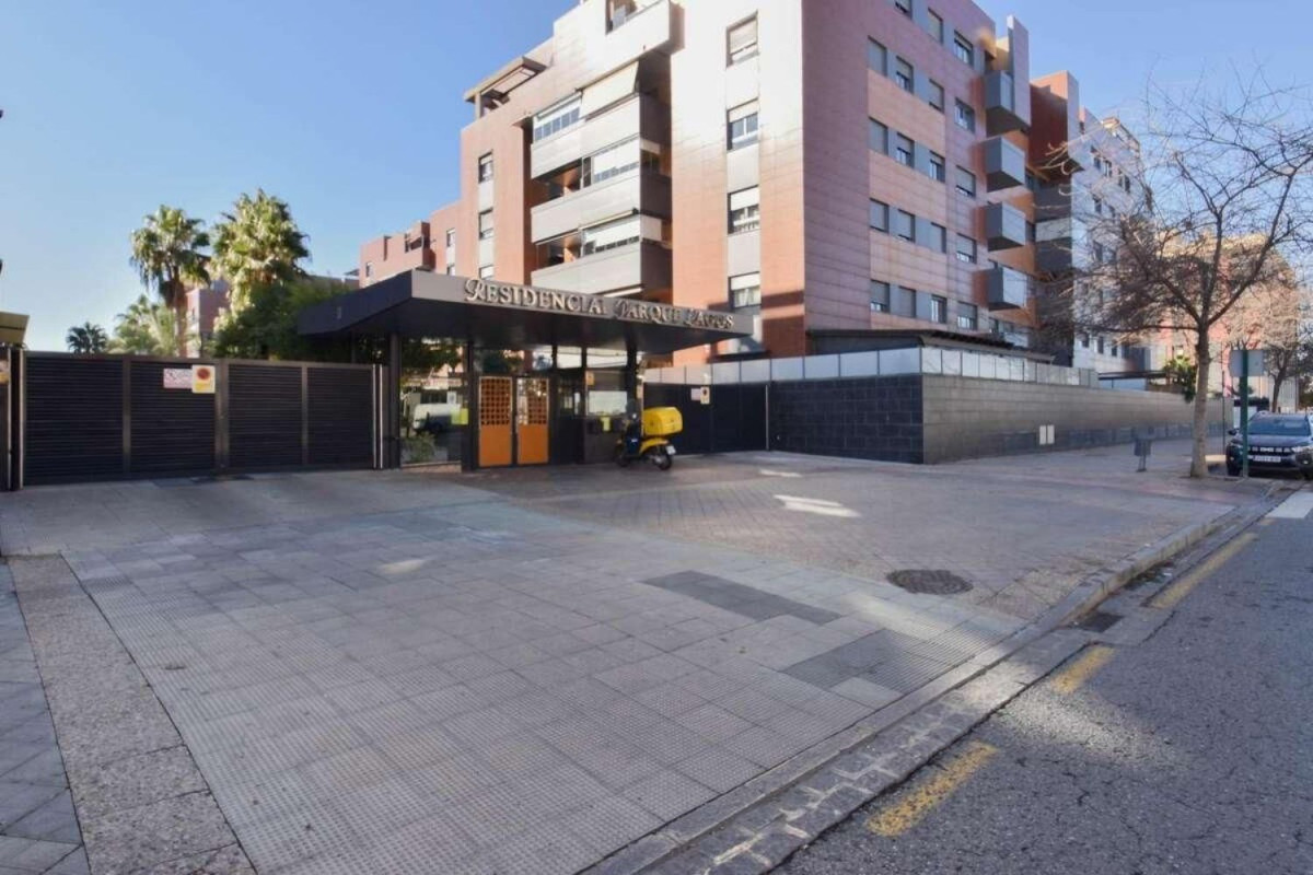 Venta de garaje en Campus de la Salud , Armilla photo 2