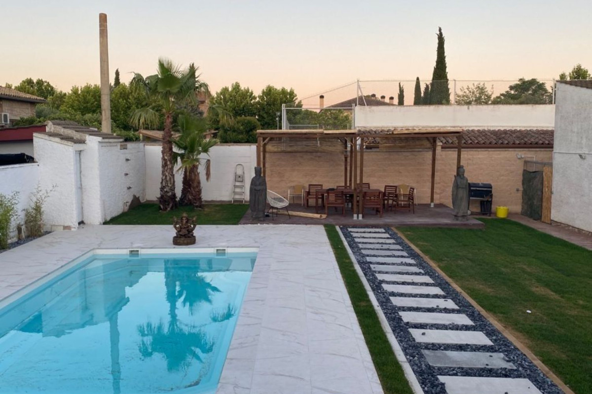 Casa o chalet independiente en venta en calle Valle de Broto, 16, Zuera
photo 1