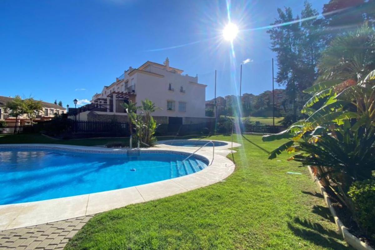 Venta de chalet adosado en Avenida del Deporte, 1 , Islantilla photo 1