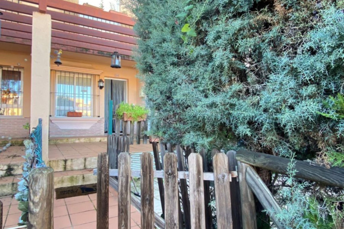 Venta de chalet adosado en Avenida del Deporte, 1 , Islantilla photo 5