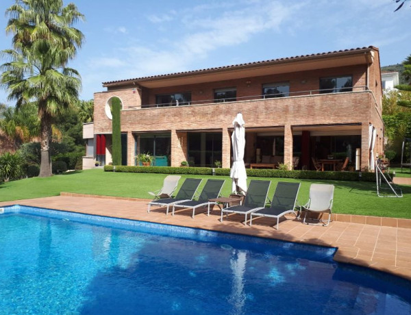 Chalet independiente en venta en , Teià photo 1