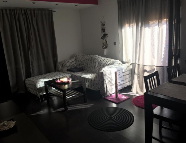 Piso en venta en Calle Hospedería de San Bernardo, Distrito Casco Histórico thumbnail 1