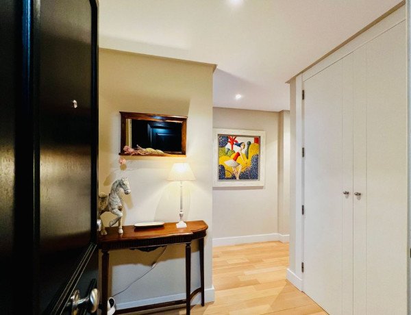 Piso en venta en Calle de Josep Tarradellas, 55, Sant Cugat del Vallès photo 1