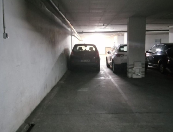 Продается гараж по адресу  Calle Amador de los Ríos, 26 , Sevilla photo 1