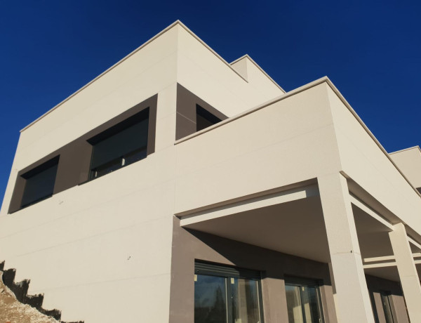 Detached villa for sale in  Valle Grande , Seseña photo 1