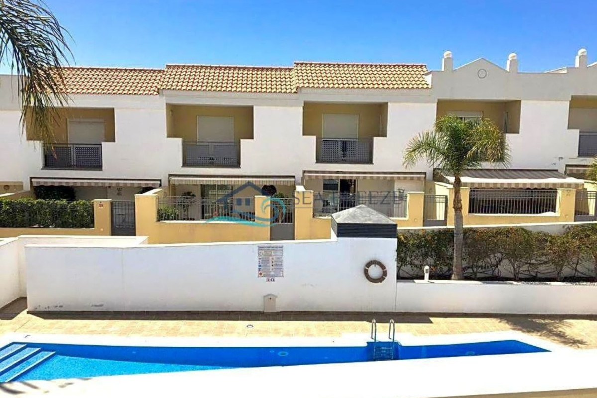 Продажа дуплекса на Calle el Peralillo, 3, Адехе photo 1