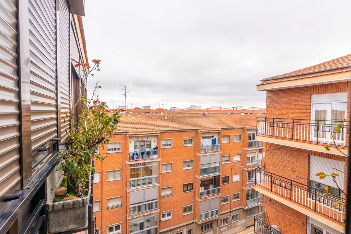 Sale of apartment in Calle Begonias, Salamanca
 photo 3