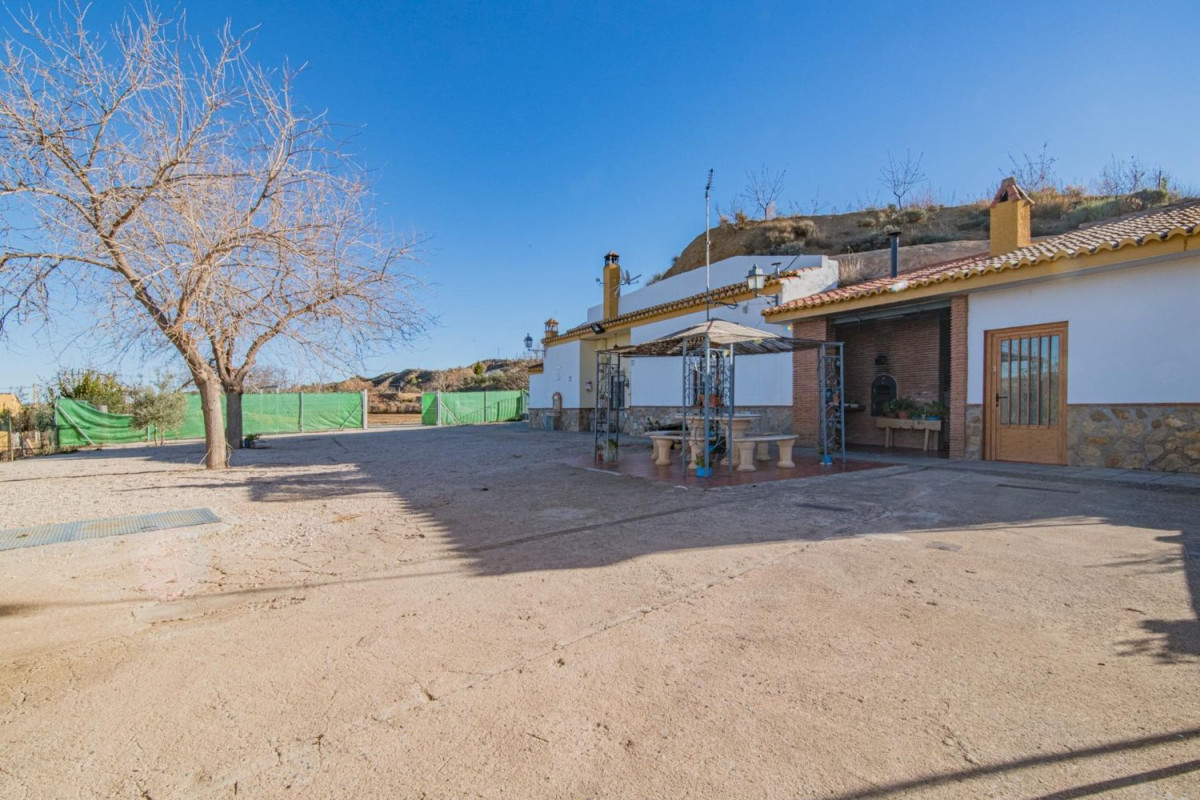 Casa o chalet independiente en venta en calle Cruz, Cortes y Graena
photo 3