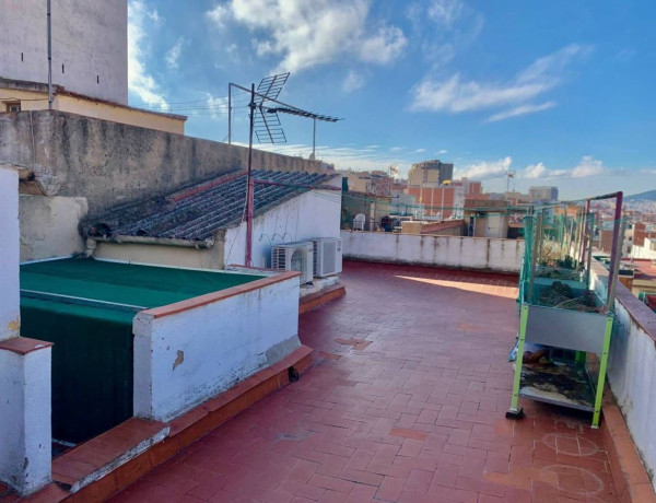 Detached villa for sale in Calle Linares, Badalona photo 1