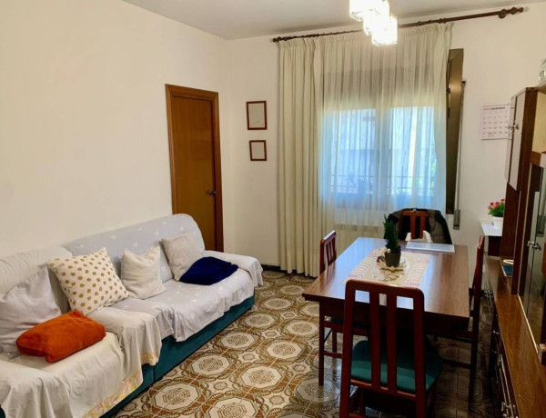 Detached villa for sale in Calle Linares, Badalona thumbnail 2