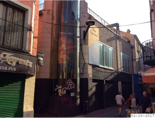 Edificio en venta en Casc Antic photo 1