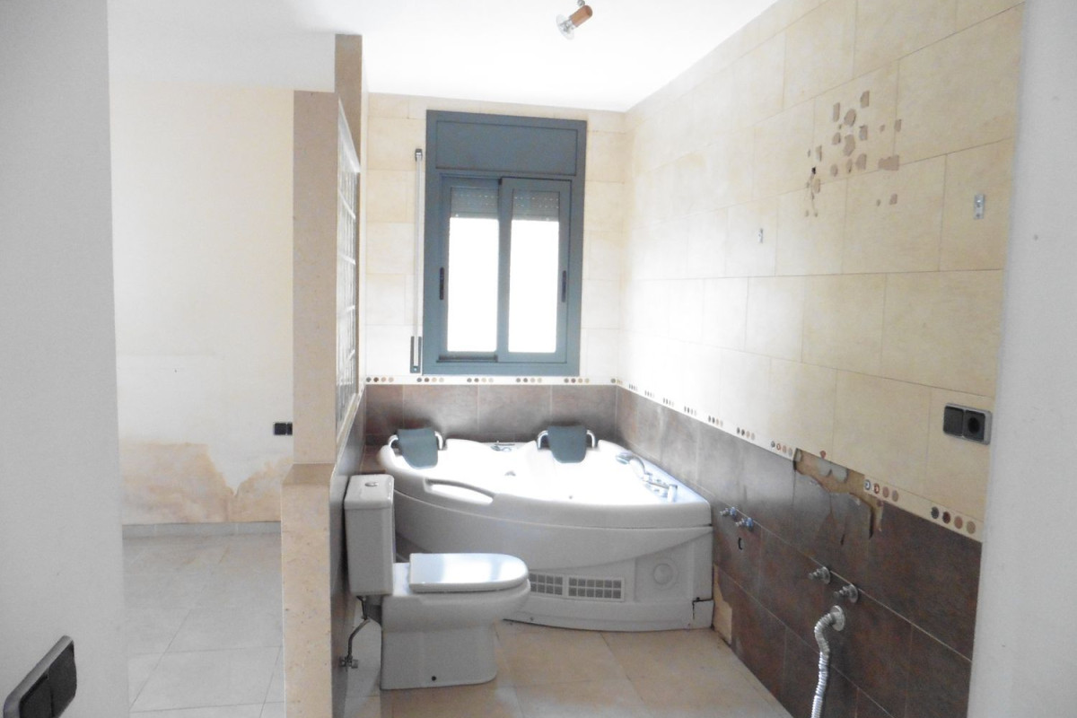 Продажа отдельного шале в Calle Velázquez, Кубельес photo 3