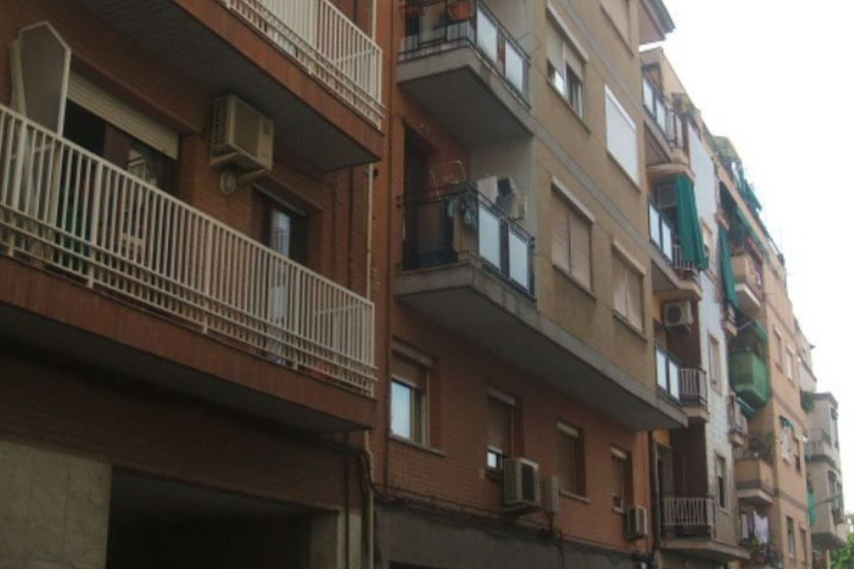 Venta de piso en Calle de Vallparda, Hospitalet de Llobregat
photo 1
