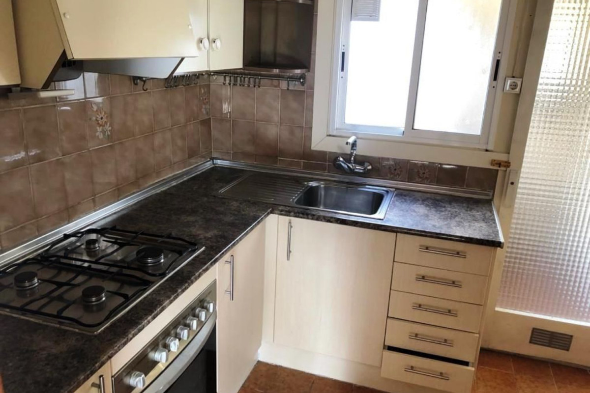 Sale of apartment in Avenida del Parc, Cornellà de Llobregat
 photo 2