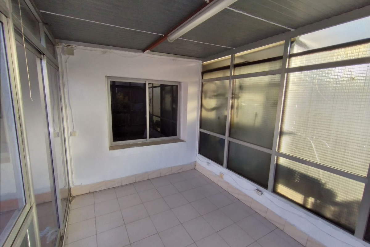 Sale of apartment in Avenida del Parc, Cornellà de Llobregat
 photo 4