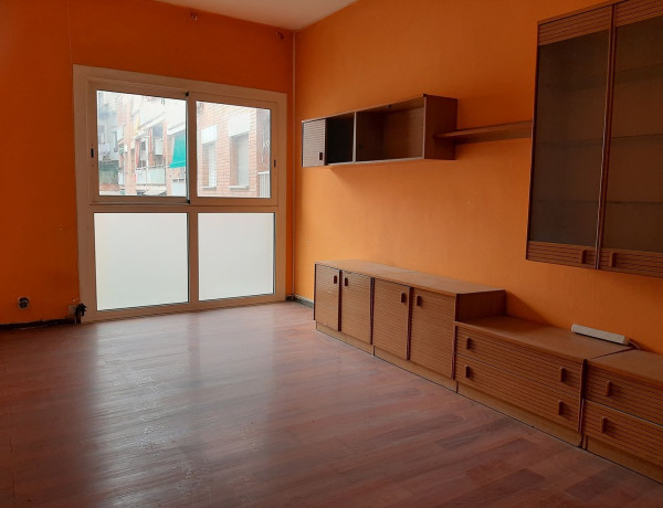 Apartment for sale in Calle de Tomàs Bretón, Esplugues de Llobregat photo 1