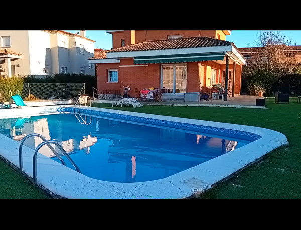 Detached villa for sale in Calle Can Prunell, 32, Girona thumbnail 1
