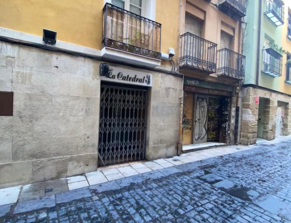 Local en venta en Caballeria photo 4