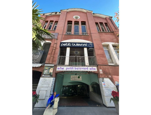 Local en venta en avenida de la Llibertat, 10 photo 1