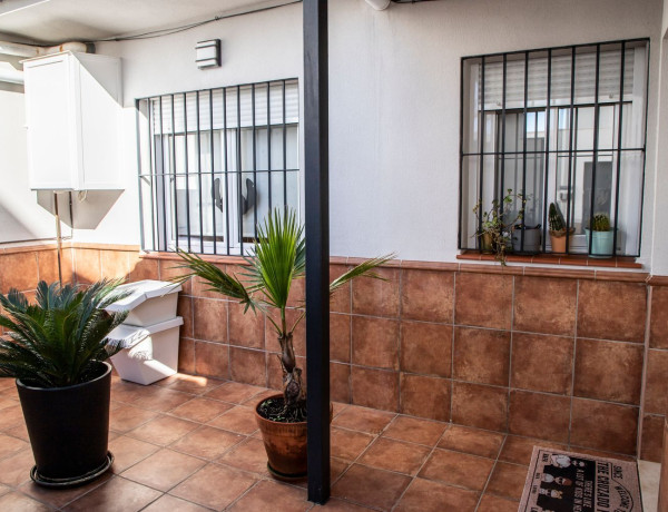 Chalet independiente en venta en Centro , Bormujos thumbnail 2