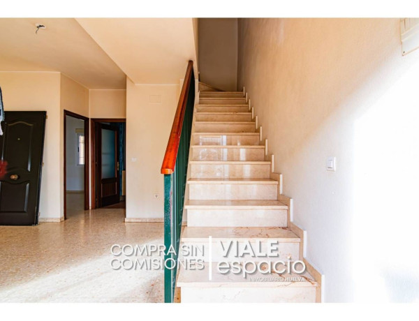 Chalet adosado en venta en , San Juan del Puerto thumbnail 2