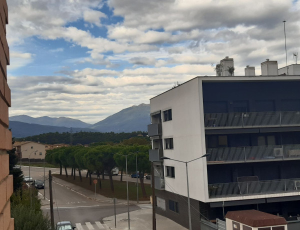 Duplex en venta en , Llinars del Vallès photo 1