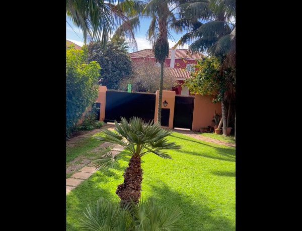 Chalet independiente en venta en Urb. Aguere, San Cristóbal de la Laguna thumbnail 2