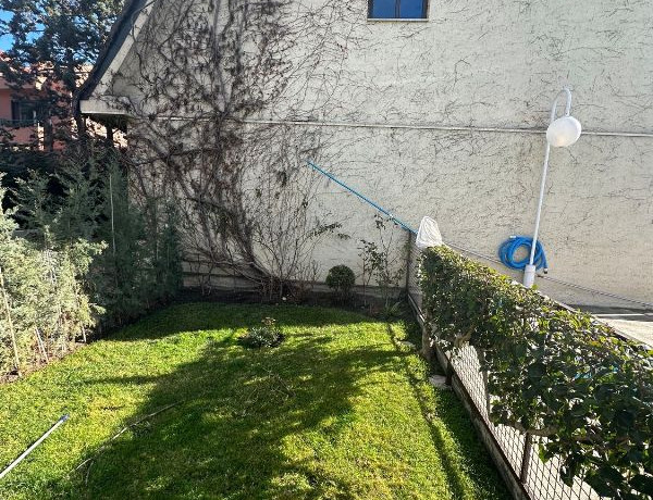 Chalet adosado en venta en  Zona Estación , Pozuelo de Alarcón photo 1