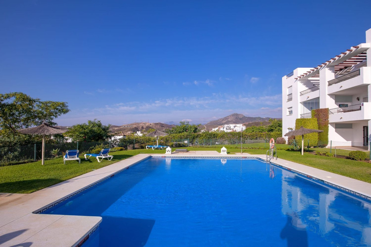 Venta de bajo en Los Arqueros-Puerto del Almendro, Benahavís
photo 3