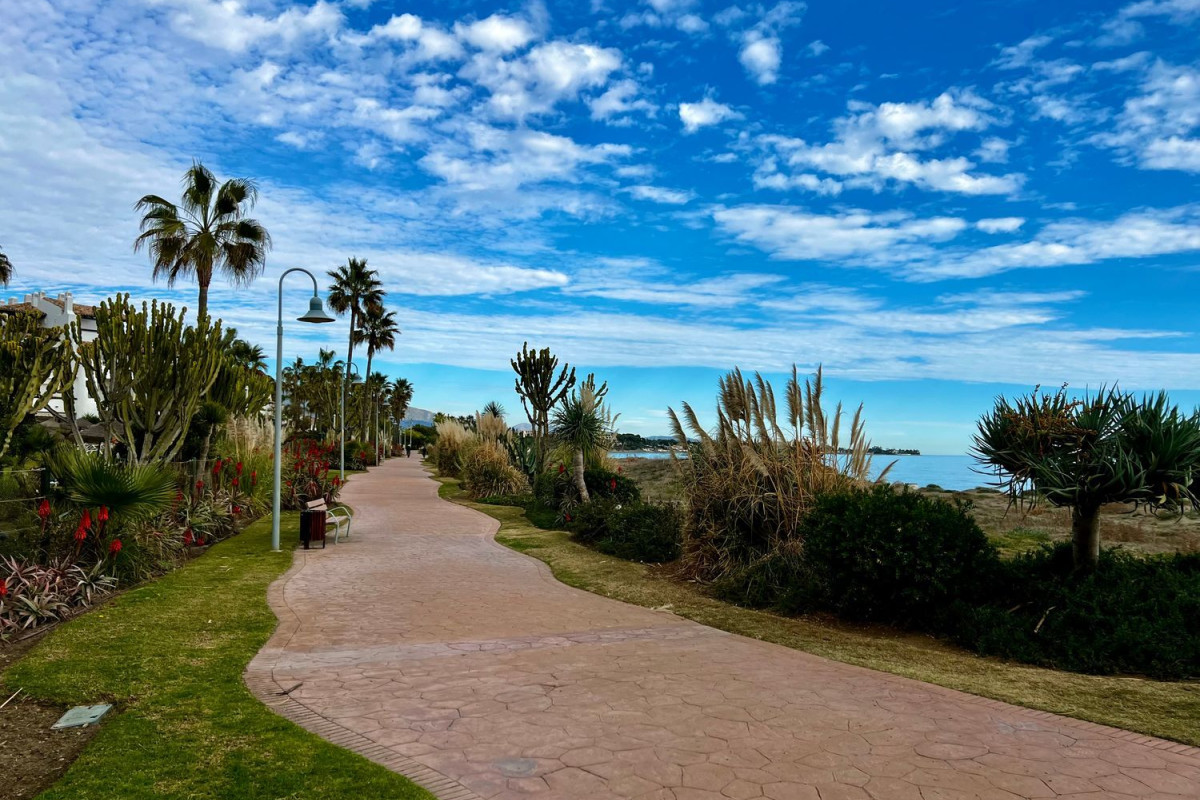 Sale of apartment in Calle Trajano, Estepona
 photo 2