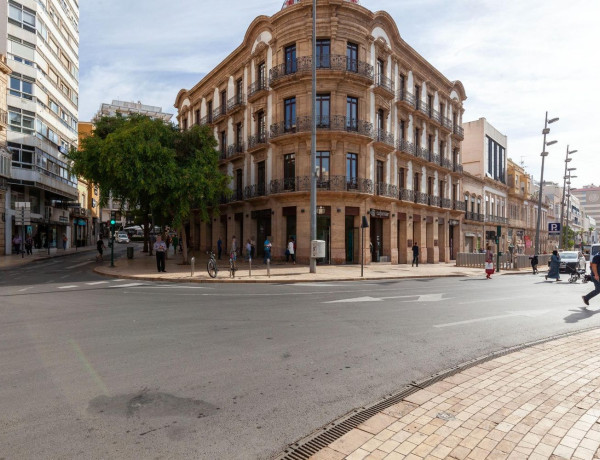 Local en venta en Centro photo 3