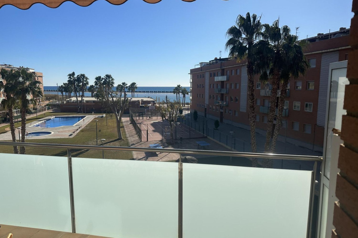 Venta de piso en Calle de Rafael Casanova, 6, Cubelles
photo 1