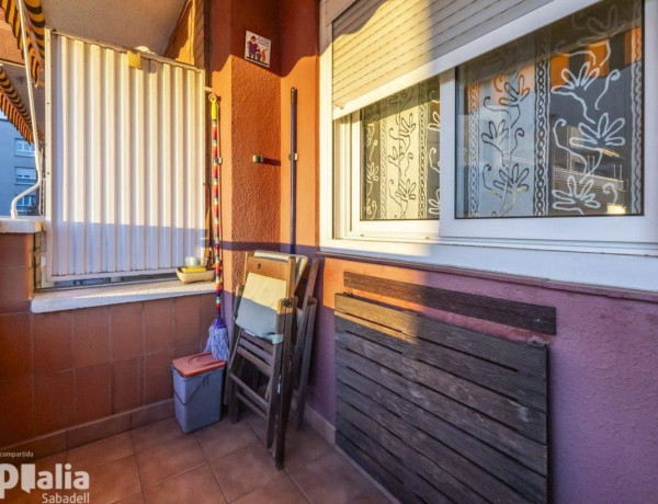 Piso en venta en  Calle de l'Estrella, 218, Sabadell photo 2
