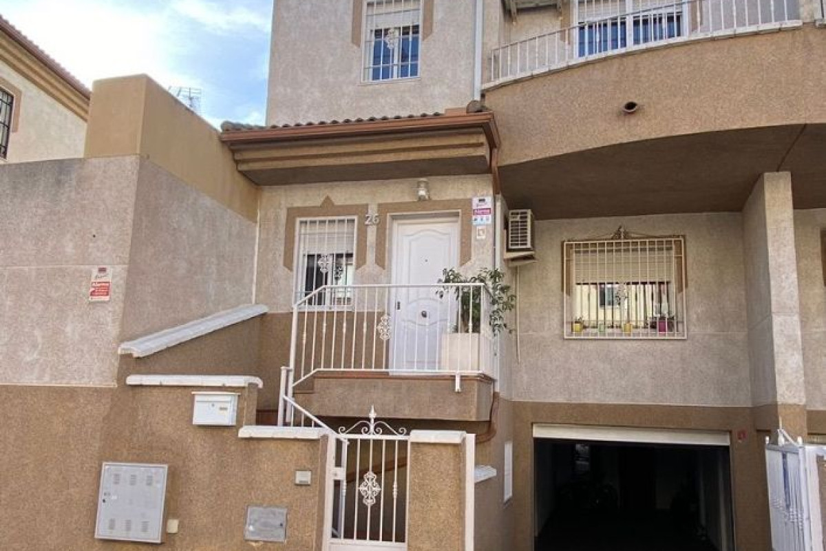 Venta de chalet adosado en , Atarfe photo 1