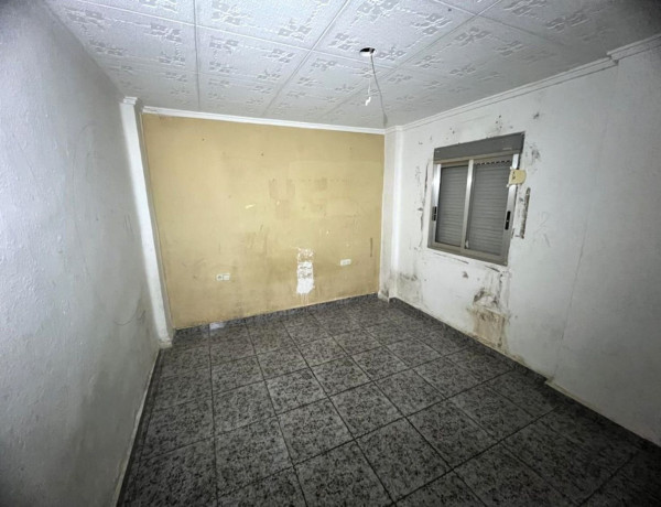 Apartment for sale in  Calle dels Reis Catòlics, La Pobla de Vallbona photo 4