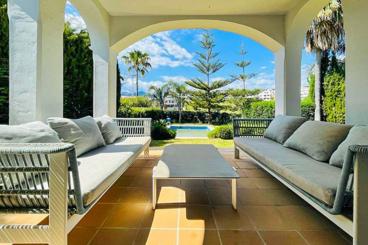 Venta de chalet independiente en Urb. Selwo, Estepona
 photo 2