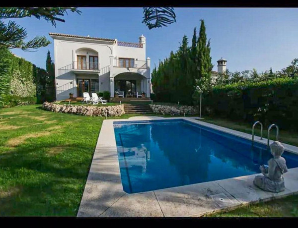 Detached villa for sale in Urb. Selwo, Estepona thumbnail 2