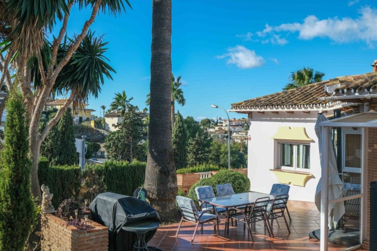 Sprzedaż niezależnego domku jednorodzinnego w  Urb. Riviera del Sol, Mijas photo 4