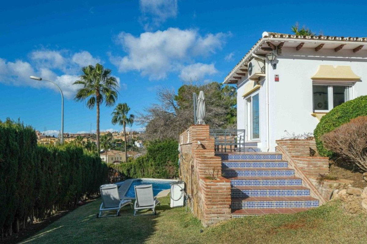 Sprzedaż niezależnego domku jednorodzinnego w  Urb. Riviera del Sol, Mijas photo 5